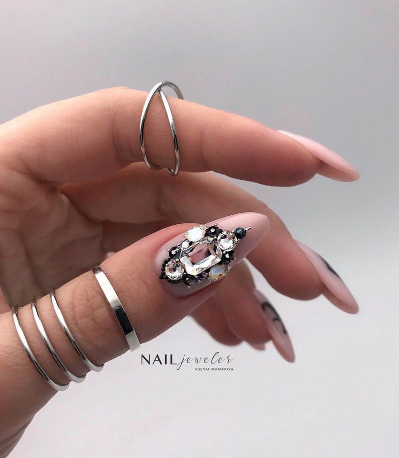 Сногсшибательный свадебный маникюр невесты 2026 – лучший дизайн в новых техниках!