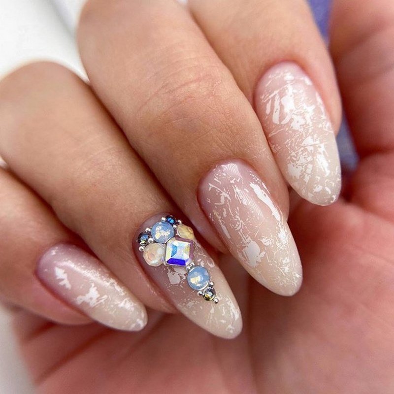 Сногсшибательный свадебный маникюр невесты 2026 – лучший дизайн в новых техниках!