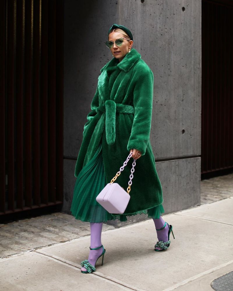 Трендовые шубы 2026 — модные луки на фото