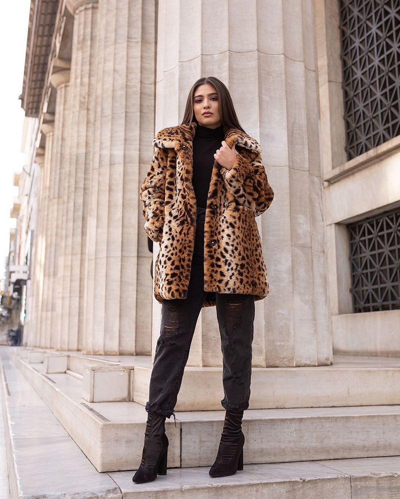 Трендовые шубы 2026 — модные луки на фото