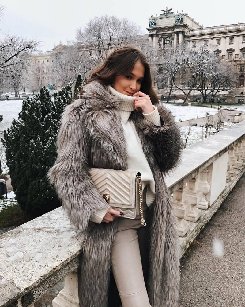 Трендовые шубы 2026 — модные луки на фото