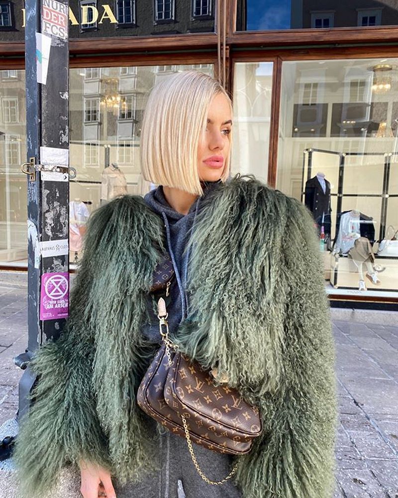 Трендовые шубы 2026 — модные луки на фото