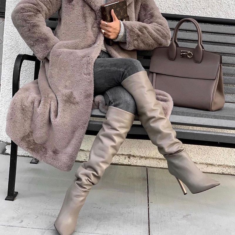 Трендовые шубы 2026 — модные луки на фото