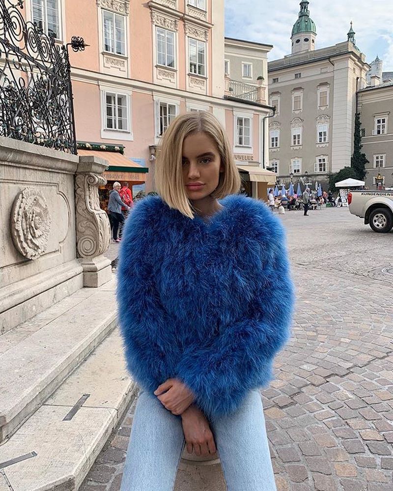 Трендовые шубы 2026 — модные луки на фото