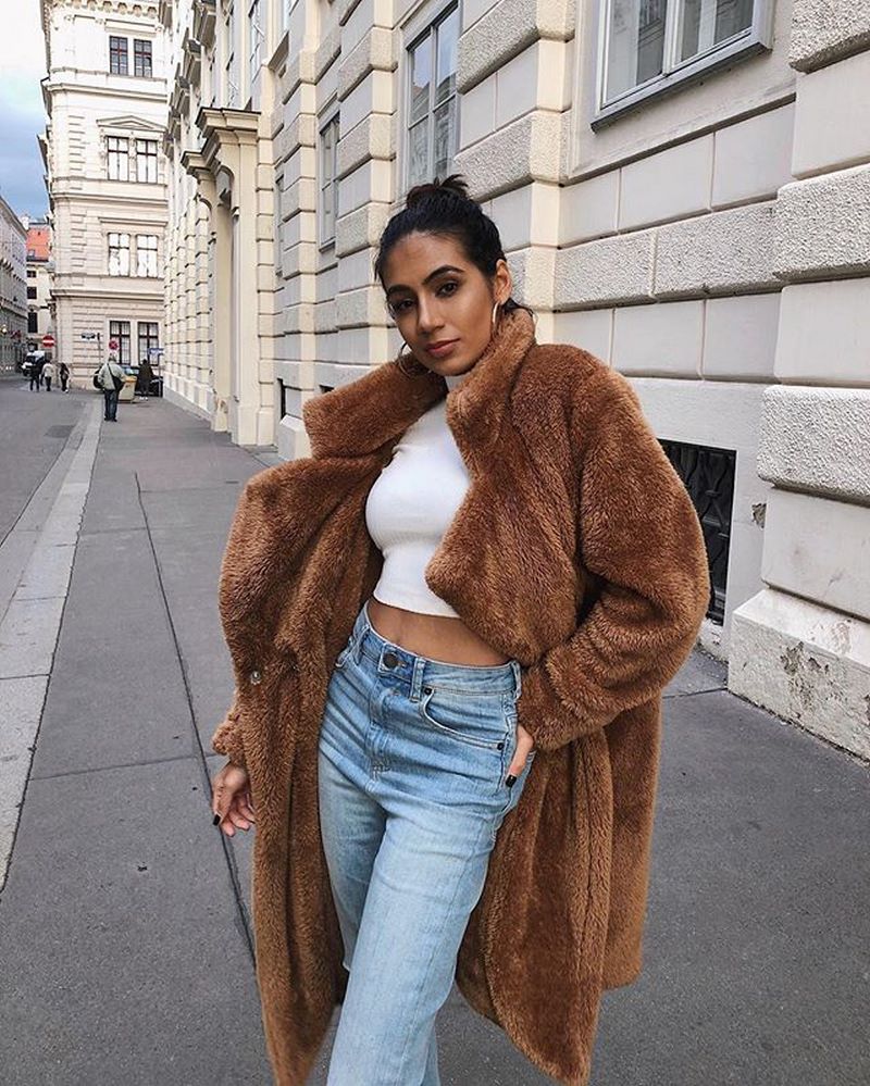 Трендовые шубы 2026 — модные луки на фото