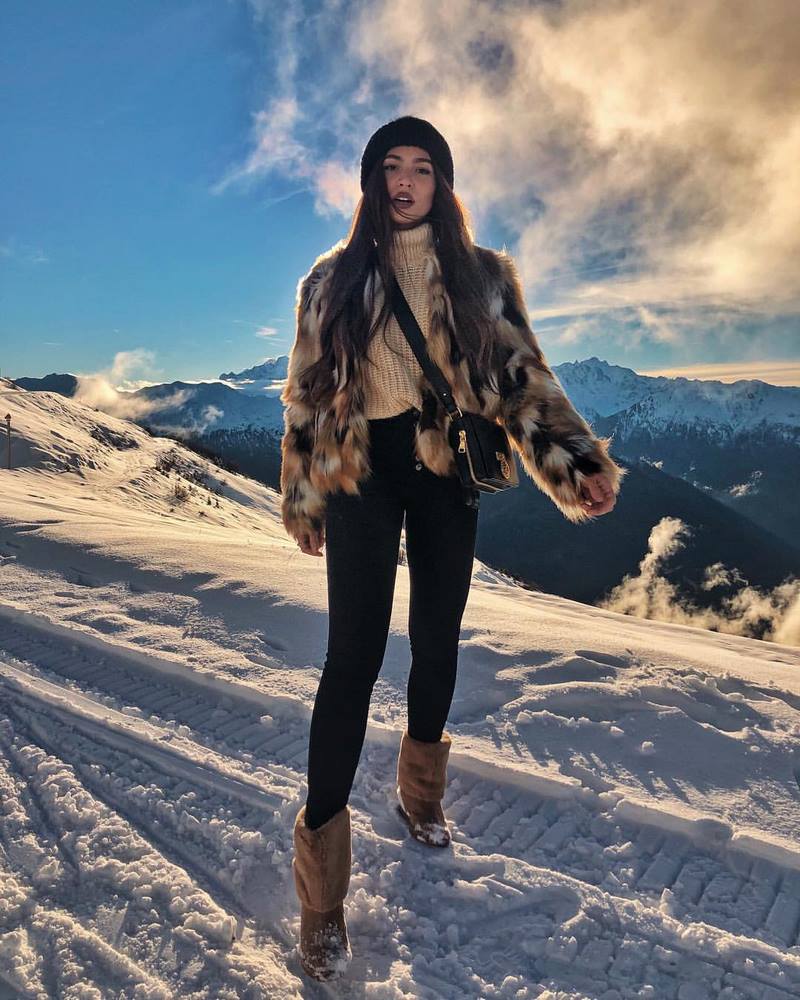 Трендовые шубы 2026 — модные луки на фото