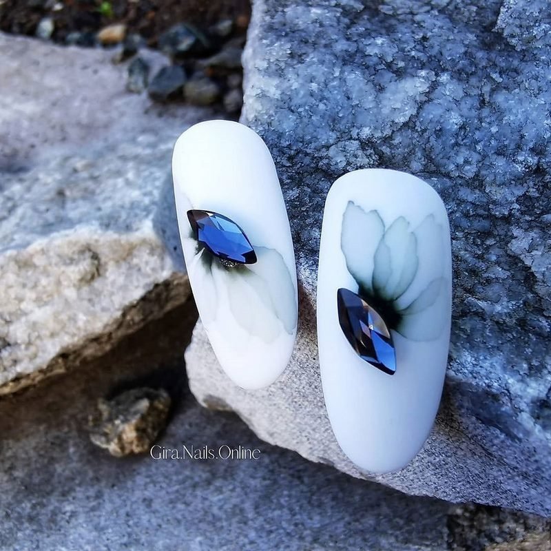 Молочный маникюр 2026 – нейл-хит нового сезона