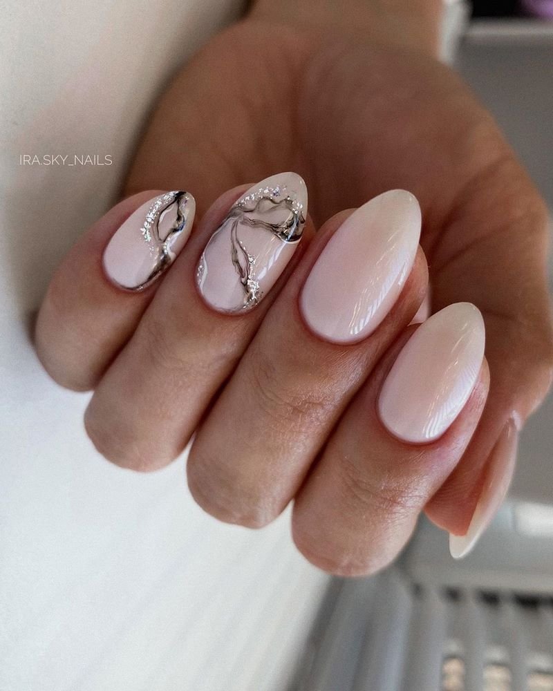 Молочный маникюр 2026 – нейл-хит нового сезона