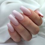 Молочный маникюр 2026 – нейл-хит нового сезона