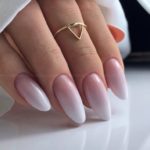 Молочный маникюр 2026 – нейл-хит нового сезона