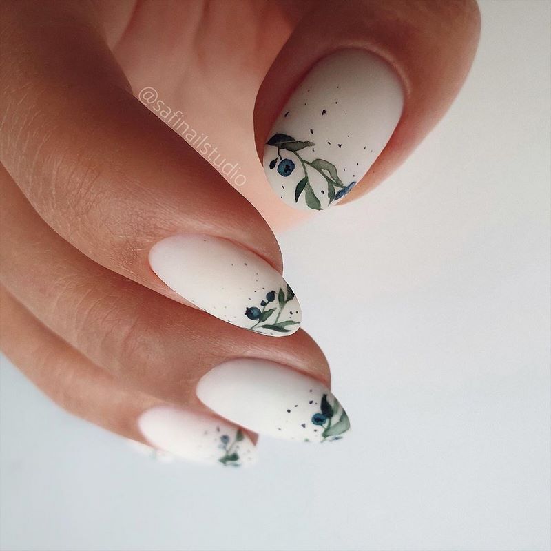 Молочный маникюр 2026 – нейл-хит нового сезона