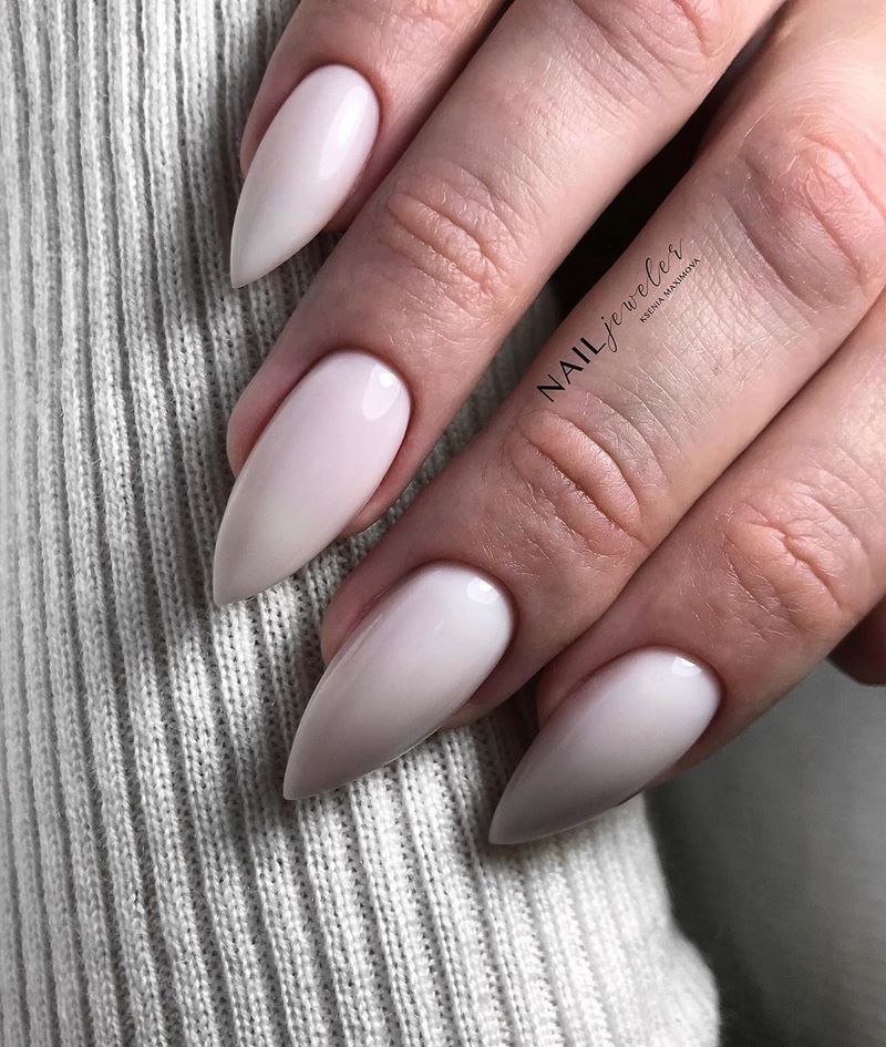 Молочный маникюр 2026 – нейл-хит нового сезона