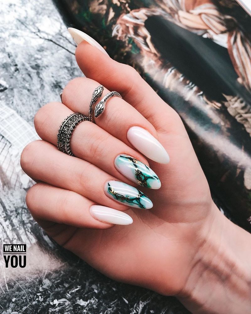 Молочный маникюр 2026 – нейл-хит нового сезона