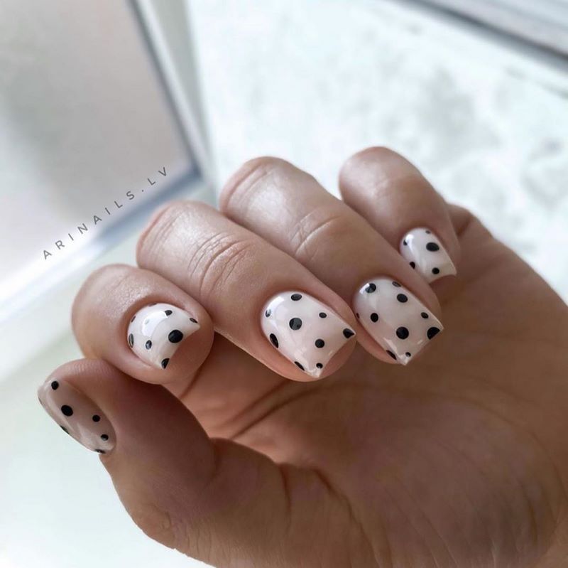 Молочный маникюр 2026 – нейл-хит нового сезона