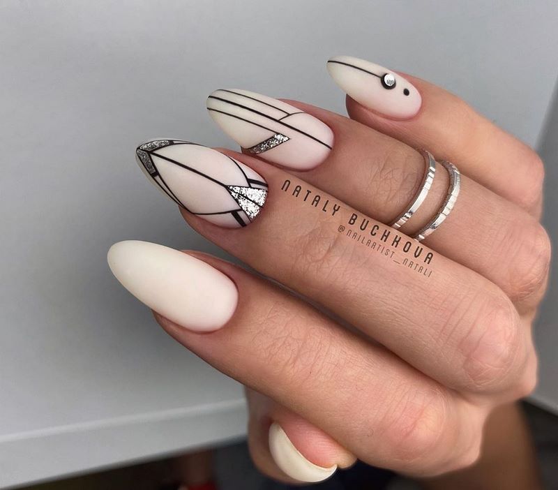 Молочный маникюр 2026 – нейл-хит нового сезона