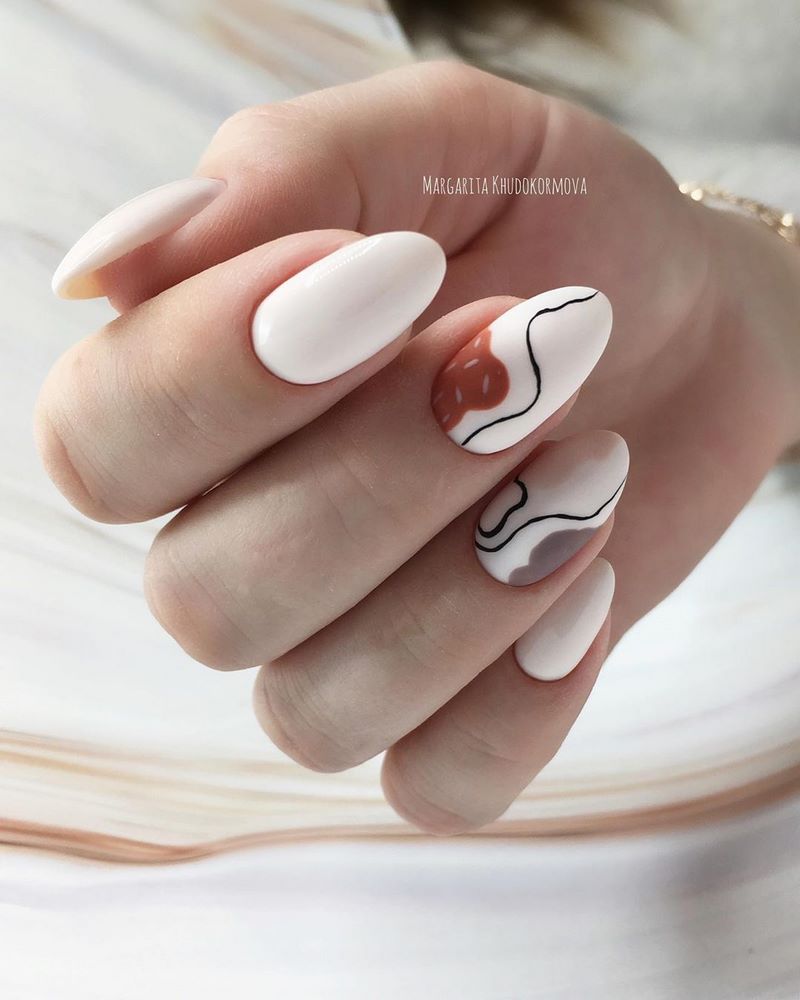 Молочный маникюр 2026 – нейл-хит нового сезона