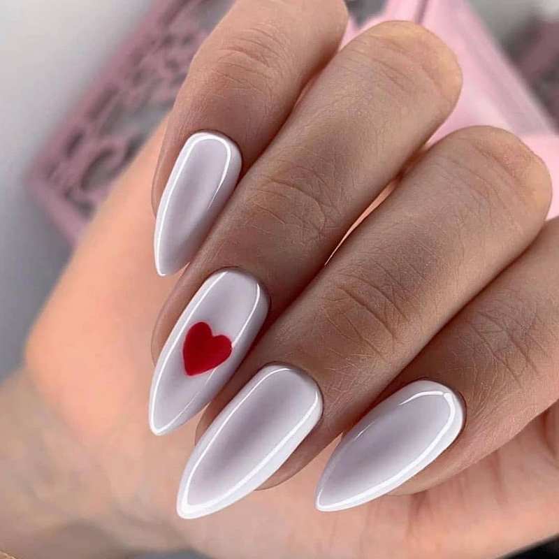 Молочный маникюр 2026 – нейл-хит нового сезона