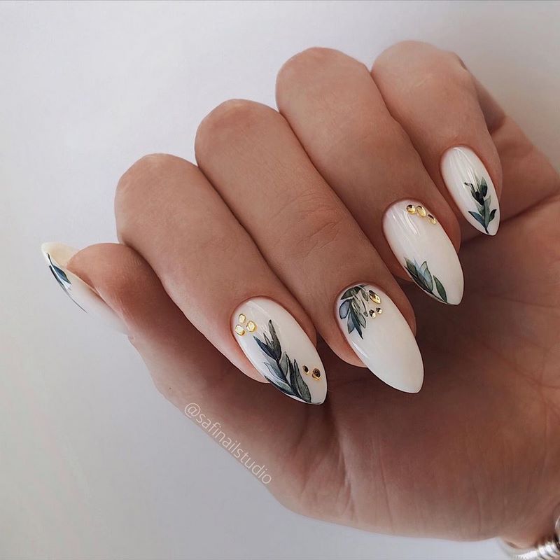 Молочный маникюр 2026 – нейл-хит нового сезона