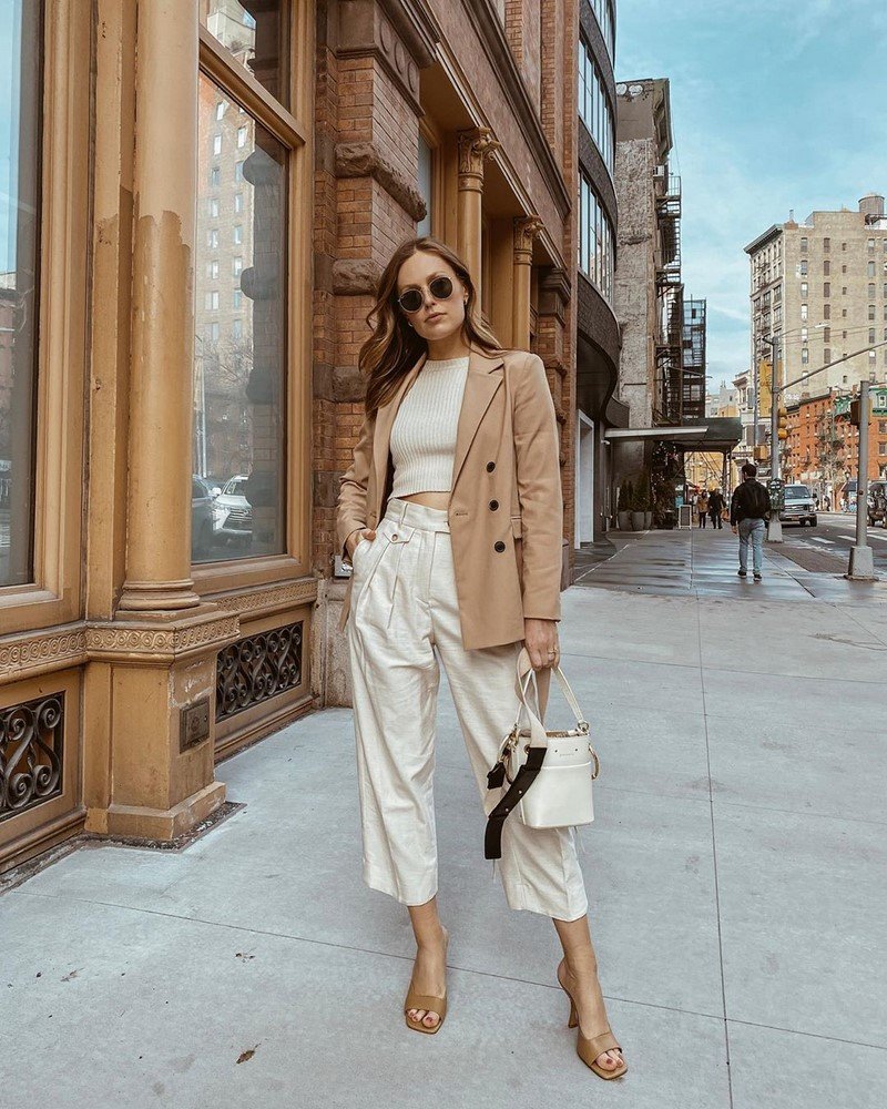 Модные брюки 2026 – фото, модные образы