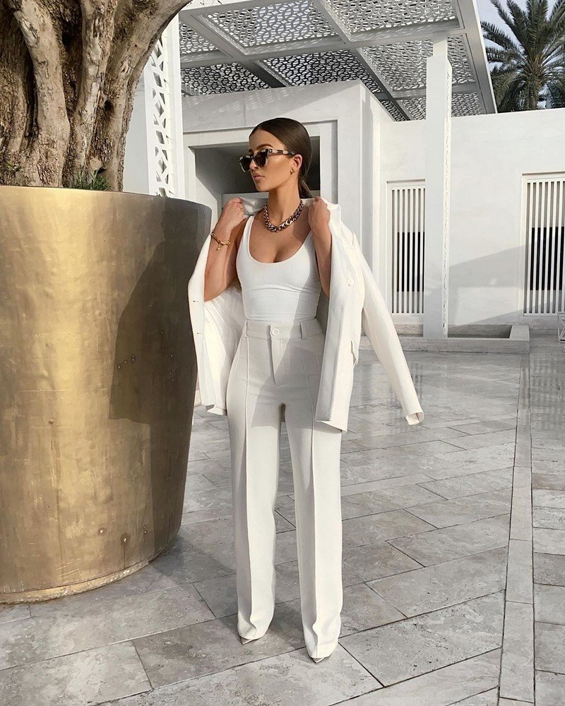 Модные брюки 2026 – фото, модные образы