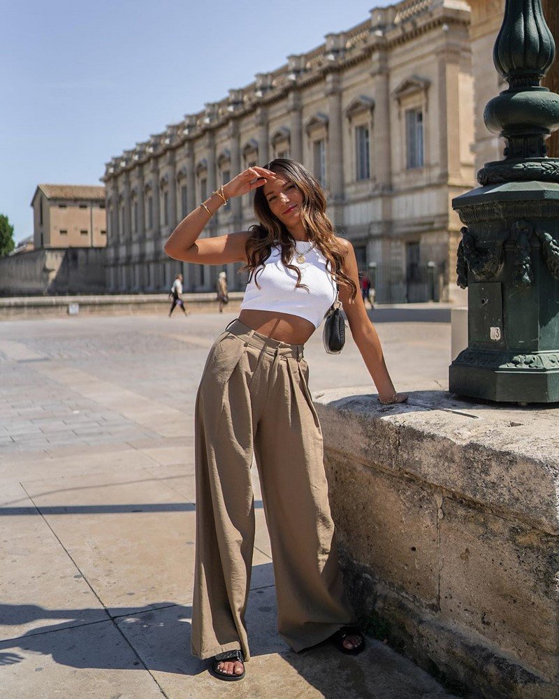 Модные брюки 2026 – фото, модные образы