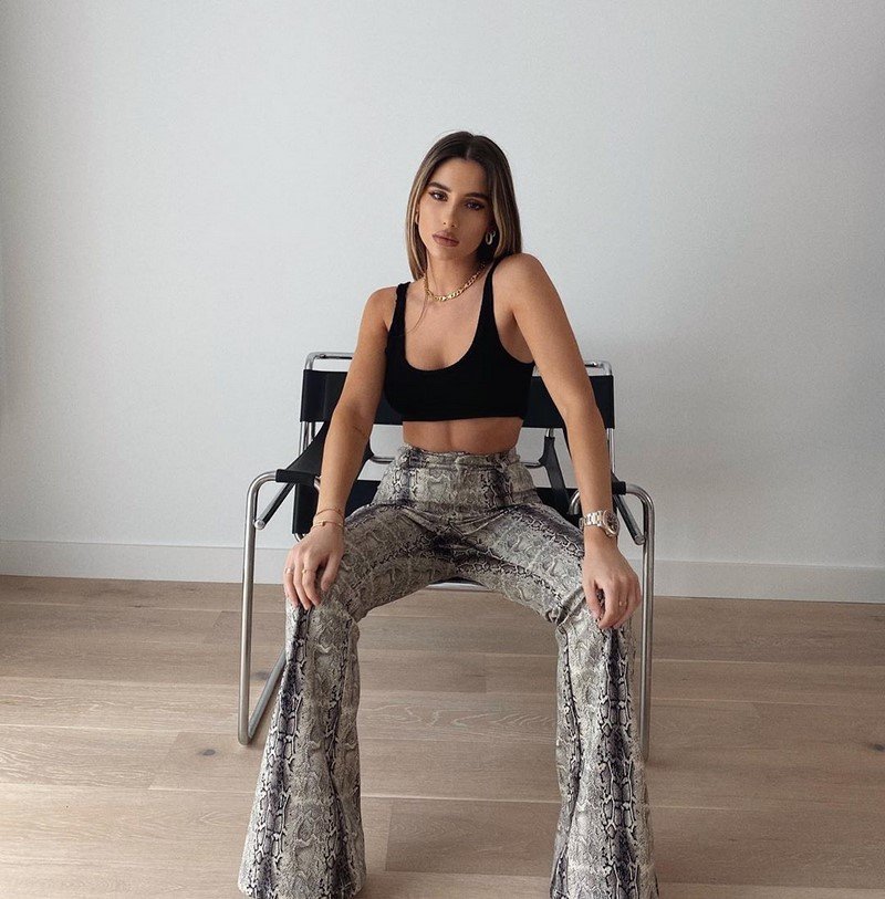 Модные брюки 2026 – фото, модные образы