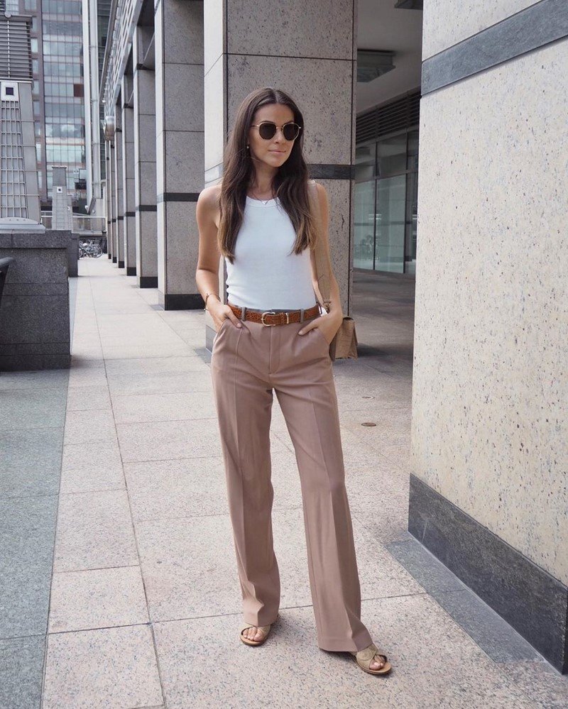 Модные брюки 2026 – фото, модные образы