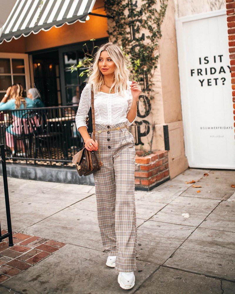 Модные брюки 2026 – фото, модные образы