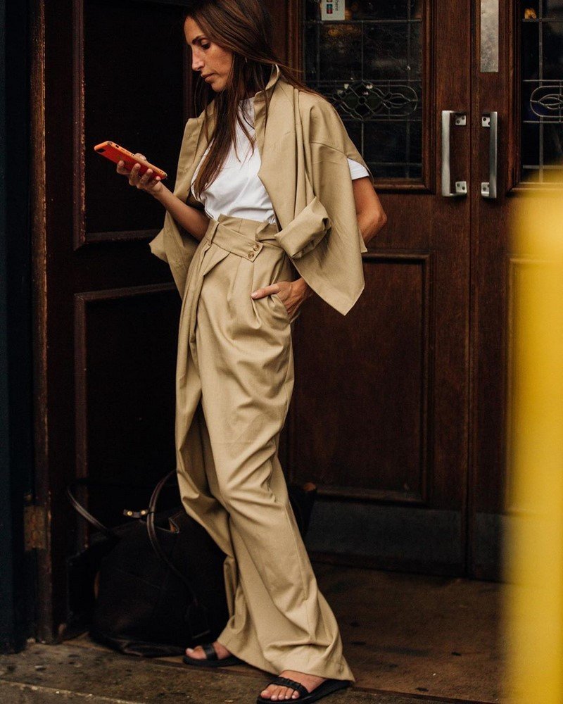 Модные брюки 2026 – фото, модные образы