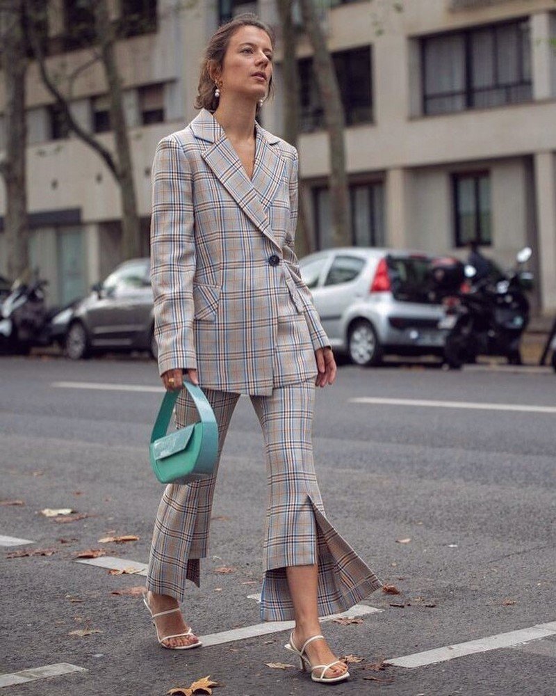 Модные брюки 2026 – фото, модные образы