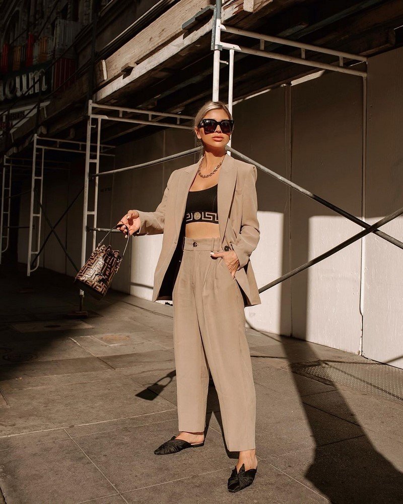 Модные брюки 2026 – фото, модные образы