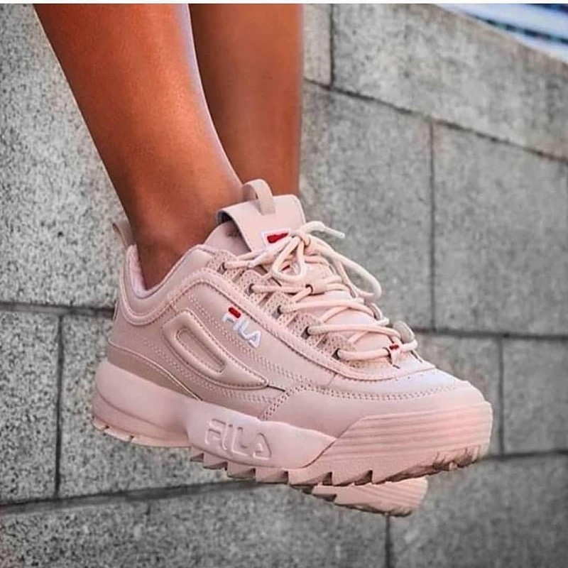 Модные женские кроссовки 2026. Трендовые и актуальные модели кроссовок для женщин