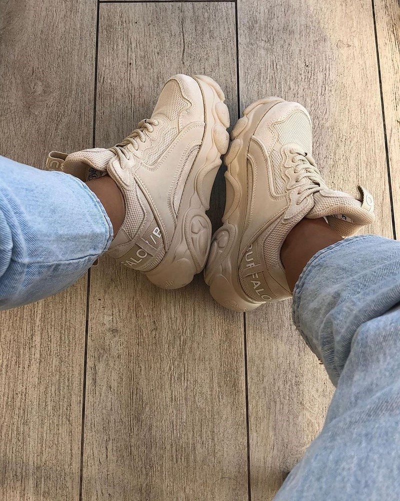 Модные женские кроссовки 2026. Трендовые и актуальные модели кроссовок для женщин