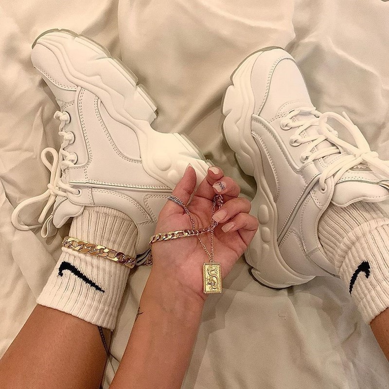 Модные женские кроссовки 2026. Трендовые и актуальные модели кроссовок для женщин