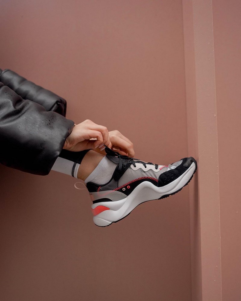 Модные женские кроссовки 2026. Трендовые и актуальные модели кроссовок для женщин