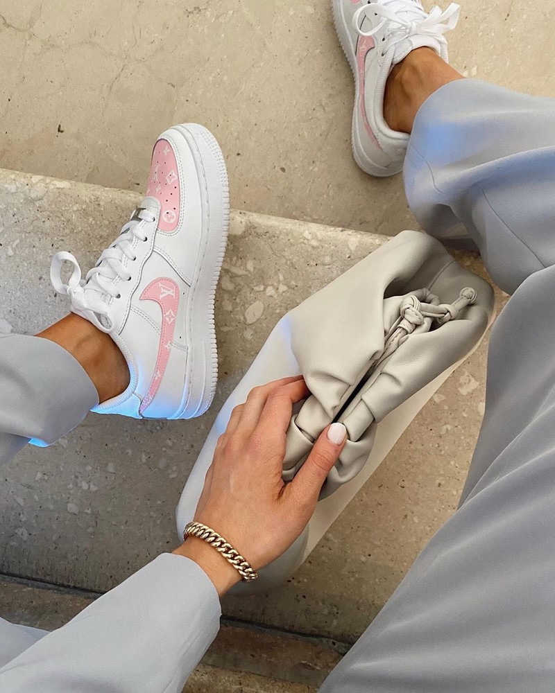 Модные женские кроссовки 2026. Трендовые и актуальные модели кроссовок для женщин