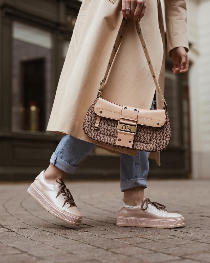 Модные женские кроссовки 2026. Трендовые и актуальные модели кроссовок для женщин