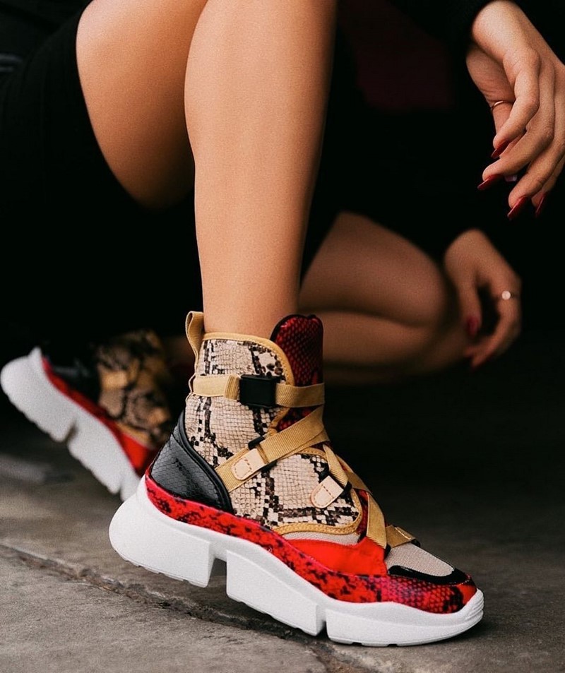 Модные женские кроссовки 2026. Трендовые и актуальные модели кроссовок для женщин