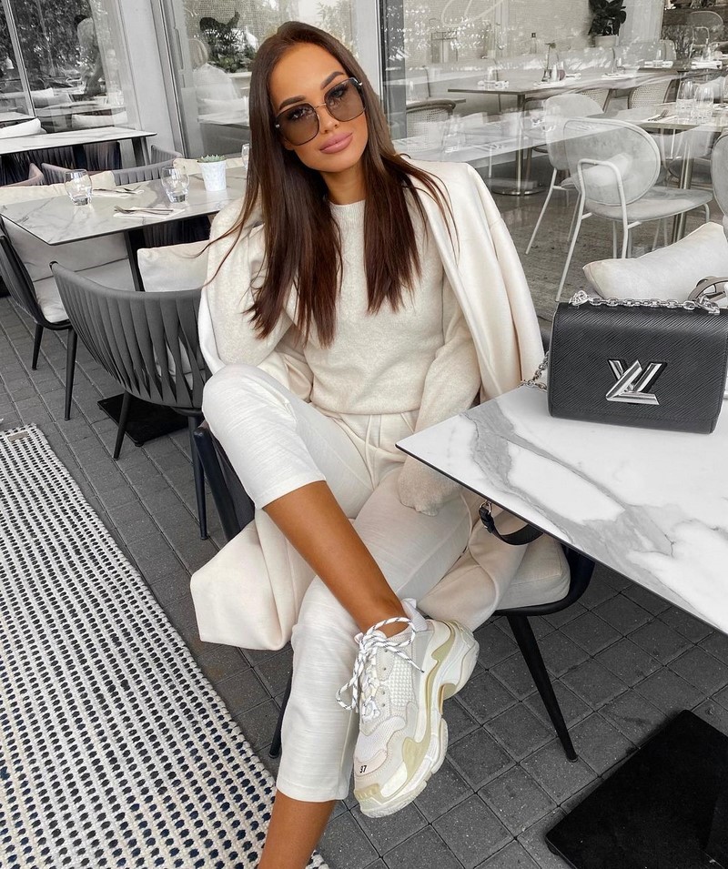 Модные женские кроссовки 2026. Трендовые и актуальные модели кроссовок для женщин