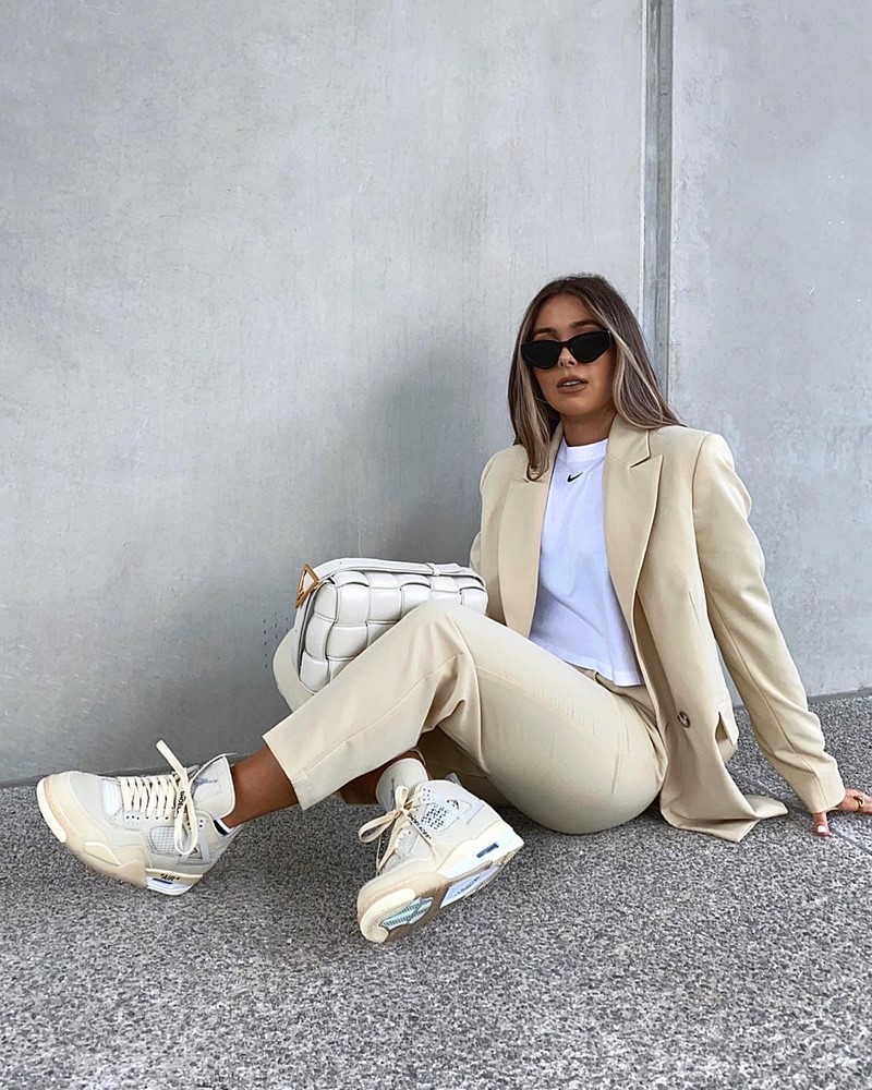 Модные женские кроссовки 2026. Трендовые и актуальные модели кроссовок для женщин