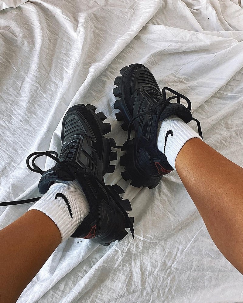 Модные женские кроссовки 2026. Трендовые и актуальные модели кроссовок для женщин