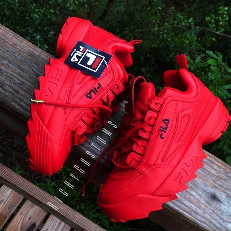 Модные женские кроссовки 2026. Трендовые и актуальные модели кроссовок для женщин