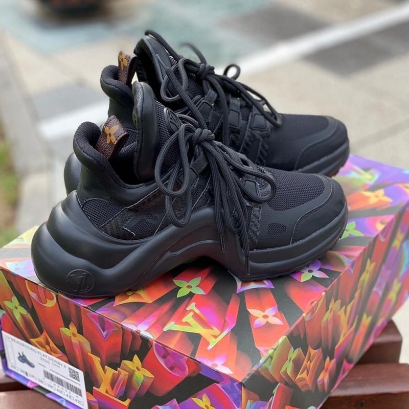 Модные женские кроссовки 2026. Трендовые и актуальные модели кроссовок для женщин