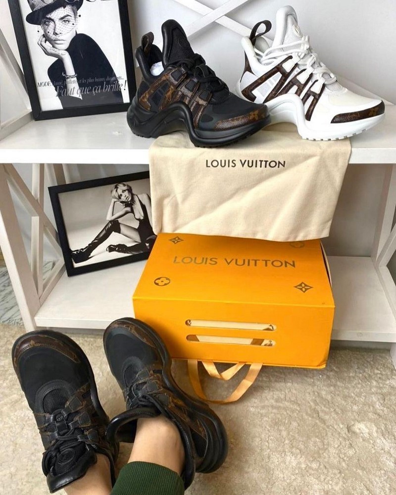 Модные женские кроссовки 2026. Трендовые и актуальные модели кроссовок для женщин