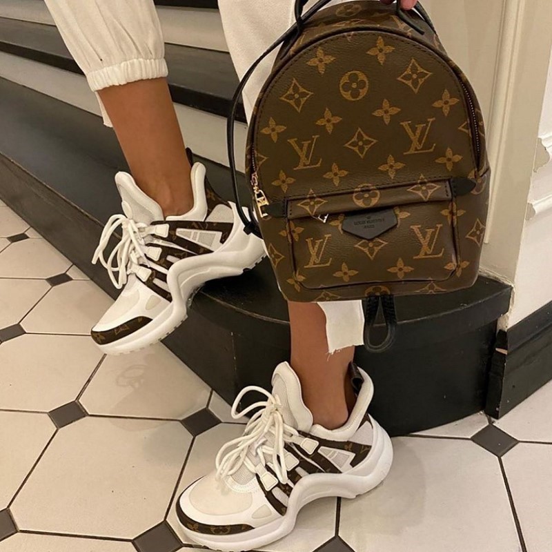 Модные женские кроссовки 2026. Трендовые и актуальные модели кроссовок для женщин