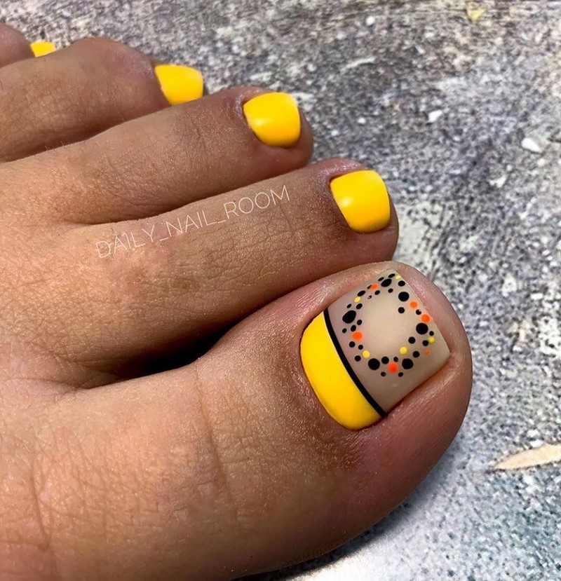 Модный педикюр 2026: дизайны и тенденции — фото