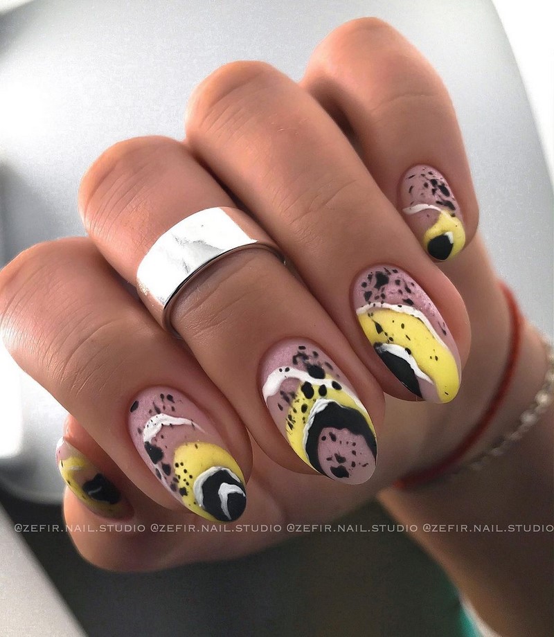 Модный маникюр весна 2026 — тренды, идеи, новинки на фото