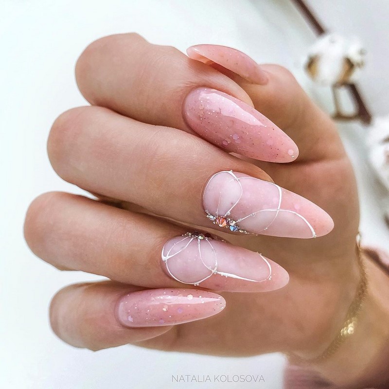 Цветочный маникюр 2026: фото, идеи маникюра с цветами