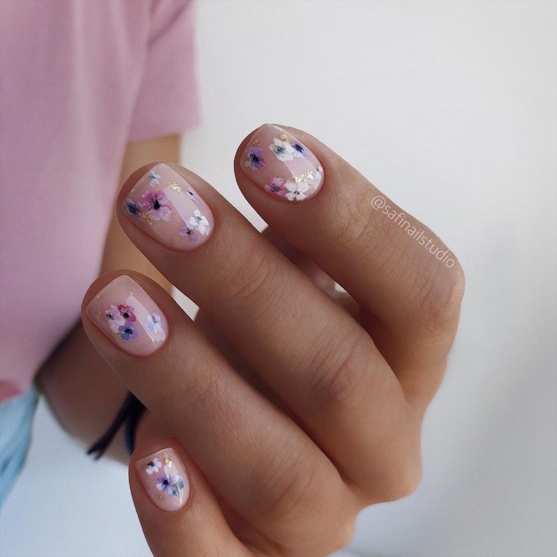 Цветочный маникюр 2026: фото, идеи маникюра с цветами