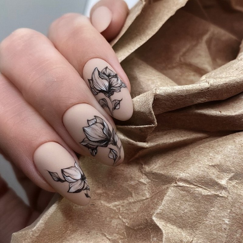 Цветочный маникюр 2026: фото, идеи маникюра с цветами